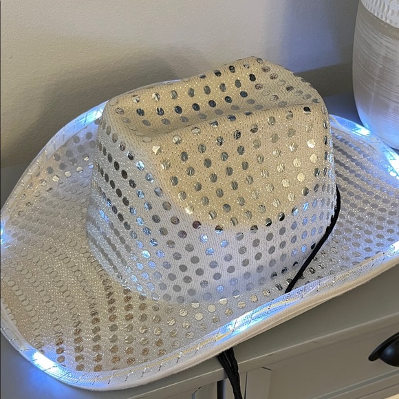 Stylish Cowboy Hat White and Silver Light Up w/ 4 settings - Picture 7 of 7